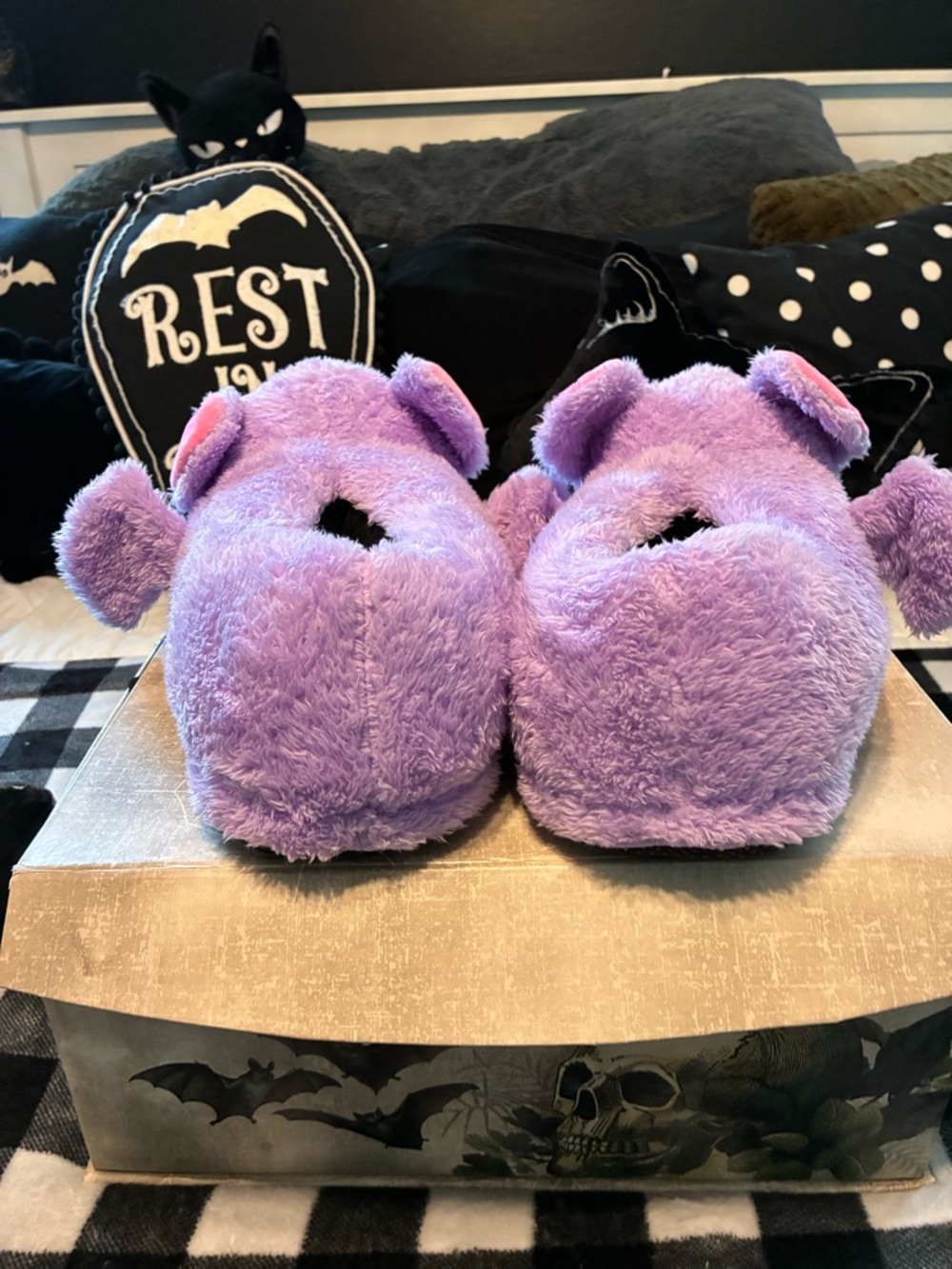 Dolls kill Plush Purple Bat Slippers - Cute Halloween Kawaii NWOT size 8 - Picture 6 of 8